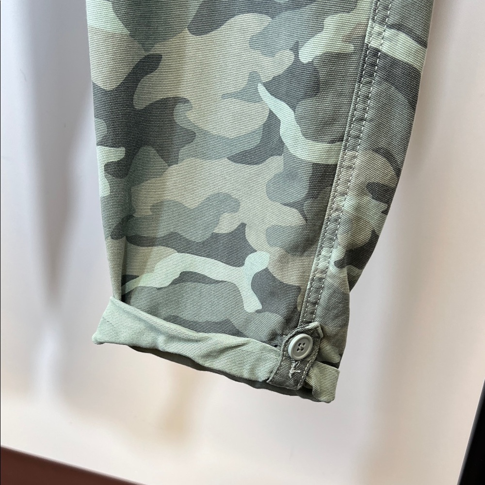 Maurices Sage Green Camouflage Joggers size 20W - Picture 7 of 10